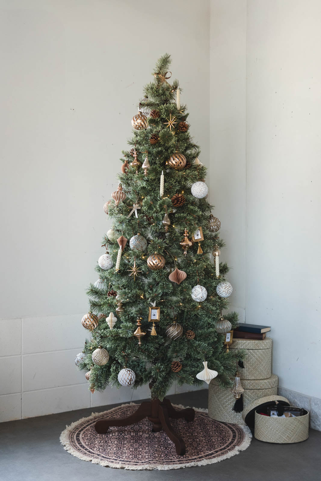 HUONE Christmas Tree 180cm – ANTRY for Business