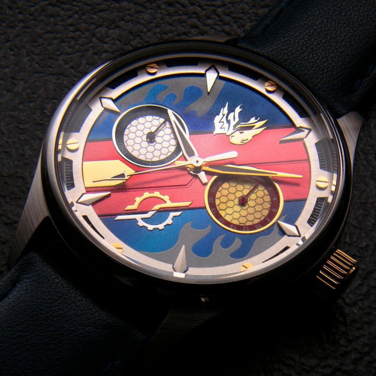 仮面ライダービルド 腕時計（クローズビルドver） | 仮面ライダー