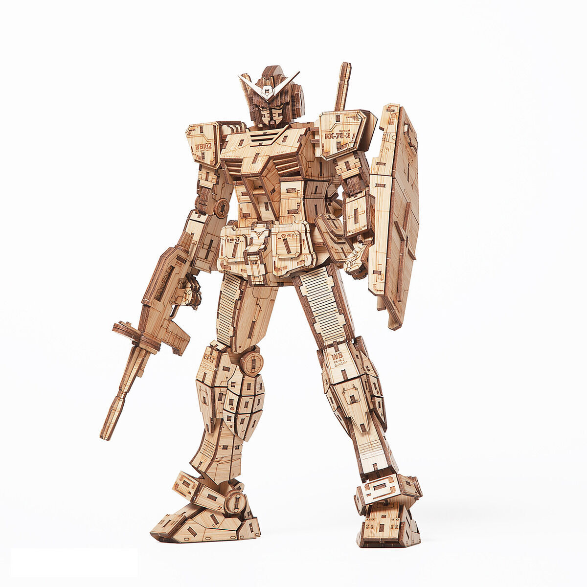 ガンダムの竹製クラフトパズル「Bamboo Art wa-gu-mi RX-78-2 ガンダム