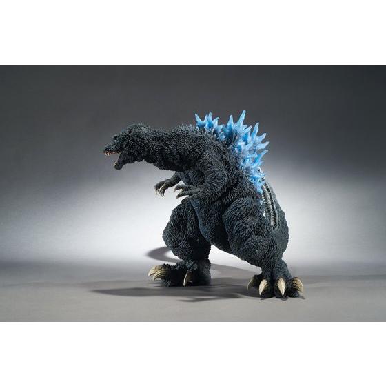ゴジラ」(2001)が約38cm×約78cmの巨大フィギュアで登場|バンダイナムコ