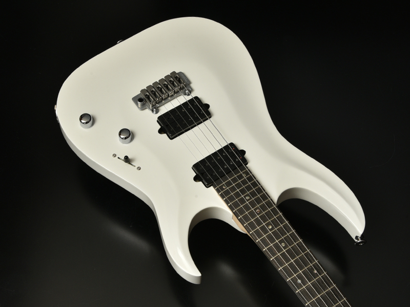 GRACE-AT/BW WH (Bacchus / バッカス) エレキギター