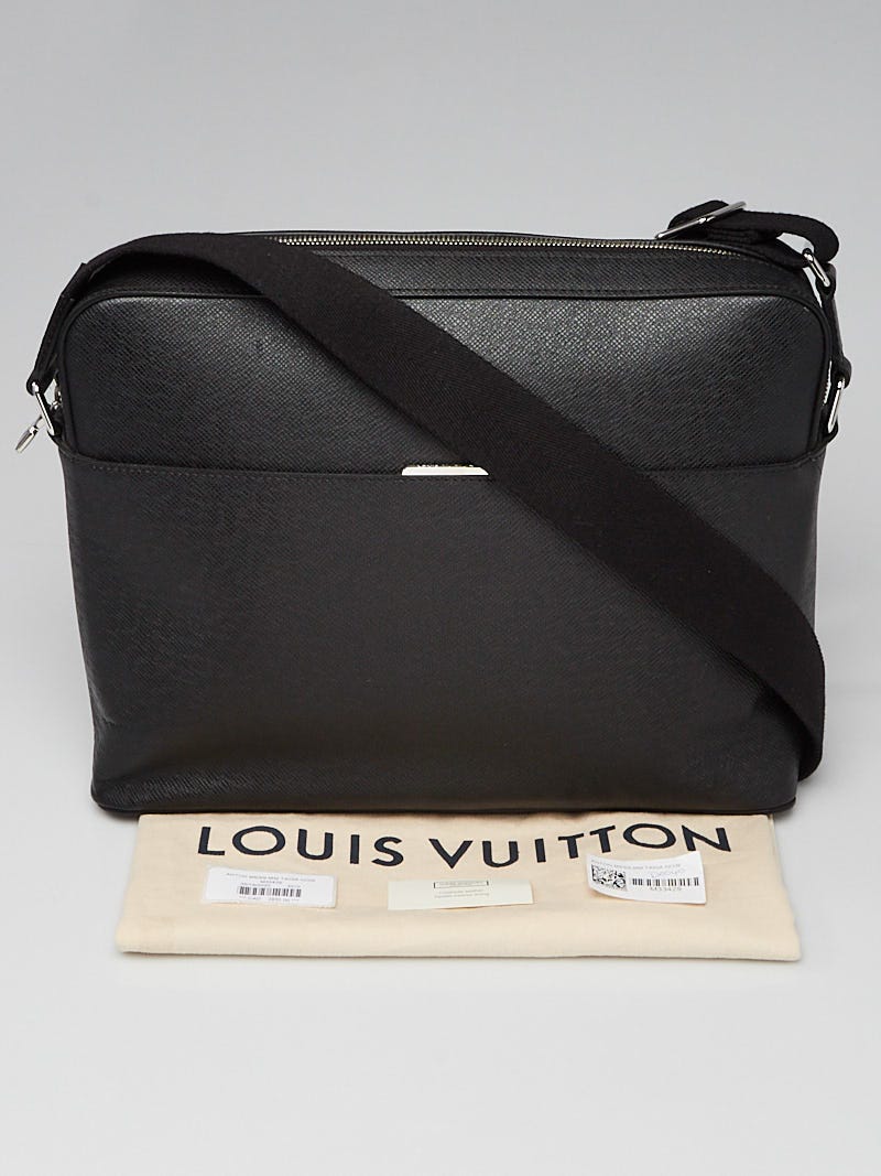 Louis Vuitton Noir Taiga Leather Anton MM Messenger Bag | Yoogi's