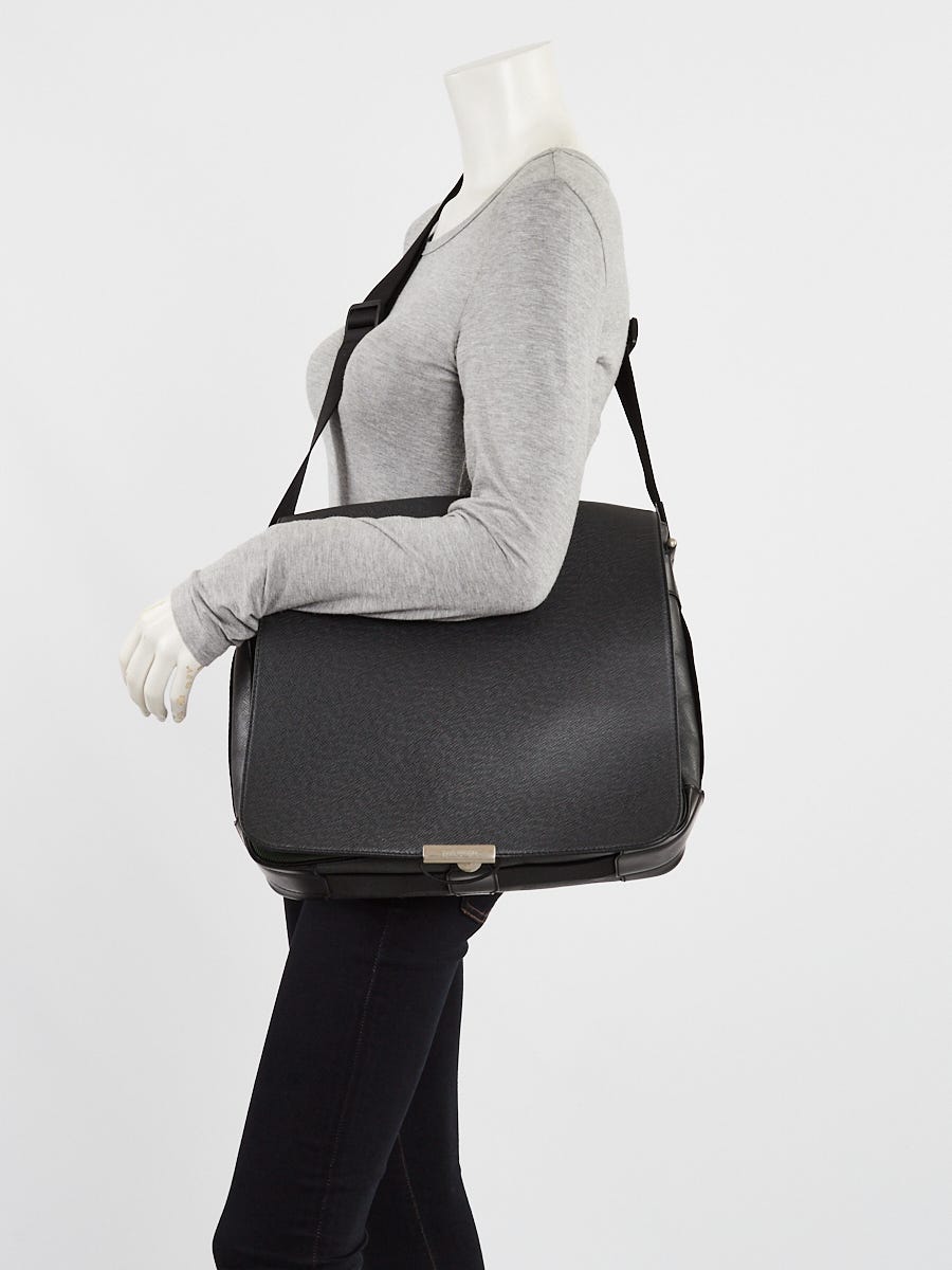 Louis Vuitton Black/Green Taiga Leather Viktor Messenger Bag