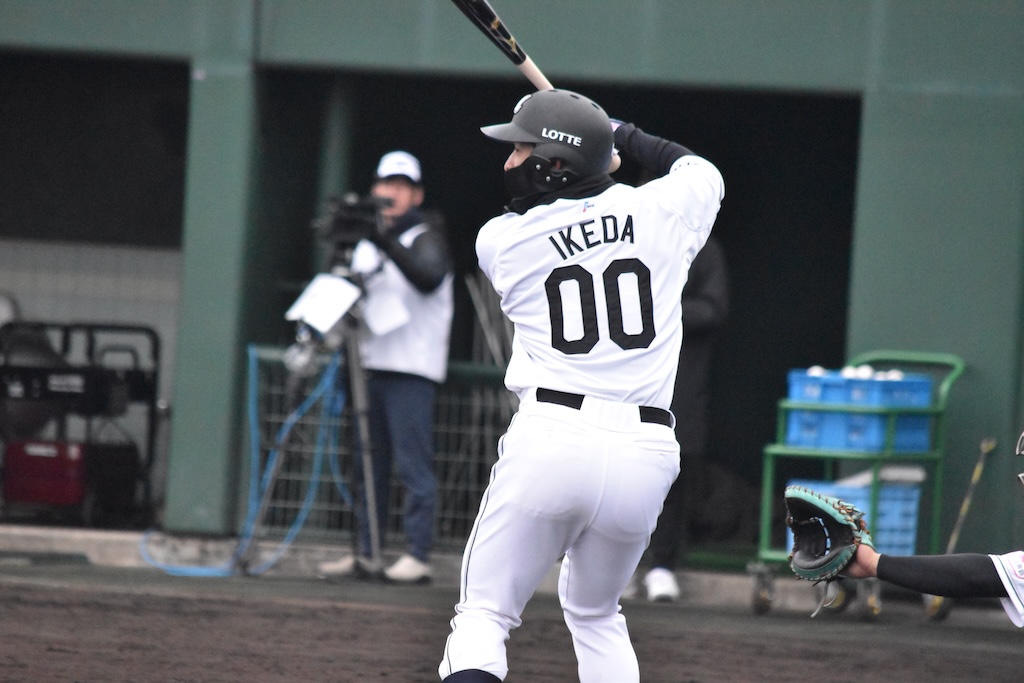 千葉ロッテ福浦、引退試合は“超美技”締め 「ウイニングボール、もらっ