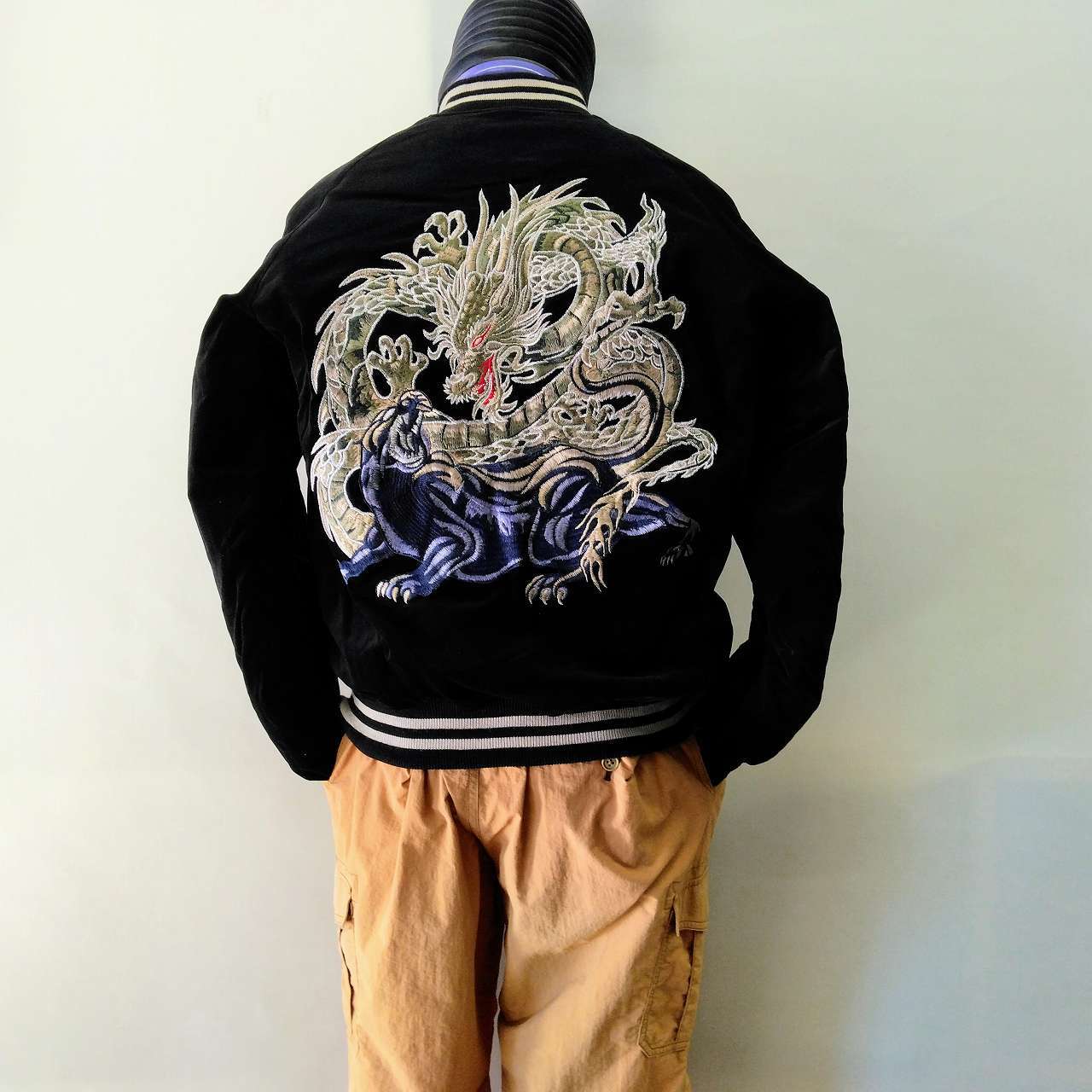 別珍 黒ヒョウvs龍 刺繍 スカジャン LL Embroidered jumper (SUKAJYAN