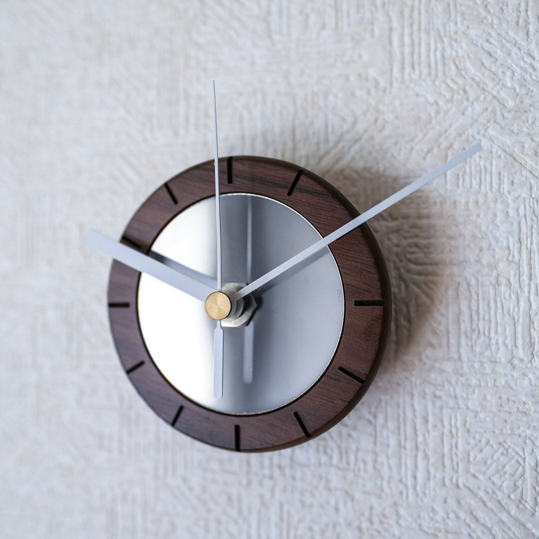 ちいさな掛け時計「銀河」／ウッド／白針 | MYSTIC WORKS