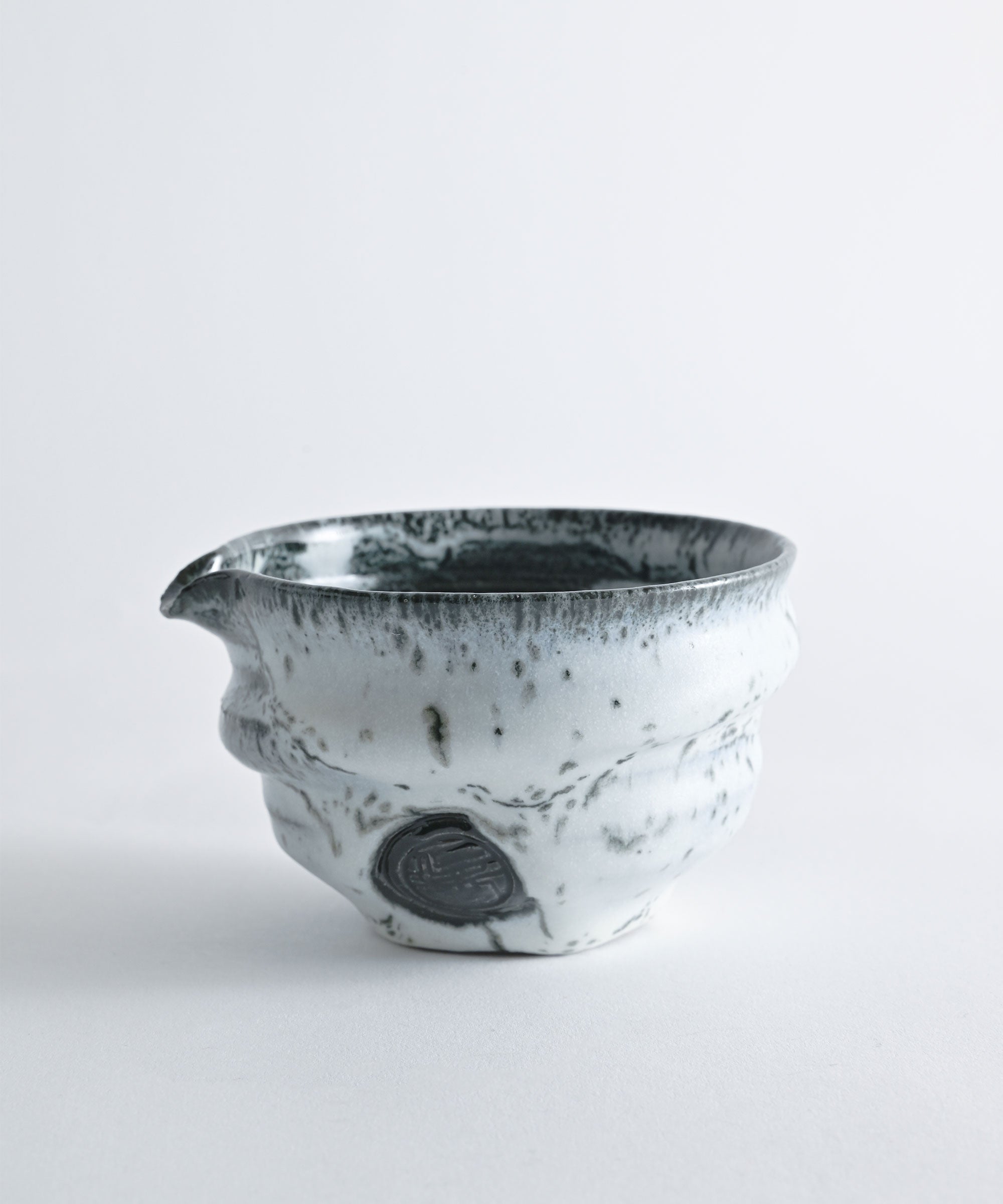 仁秀】片口酒器 茶碗 創雲 – BASIC AND ACCENT ONLINE STORE