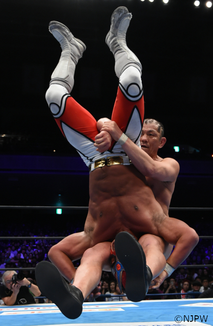 引退を控えた獣神サンダー・ライガーが鈴木みのるとの因縁決着戦に敗北