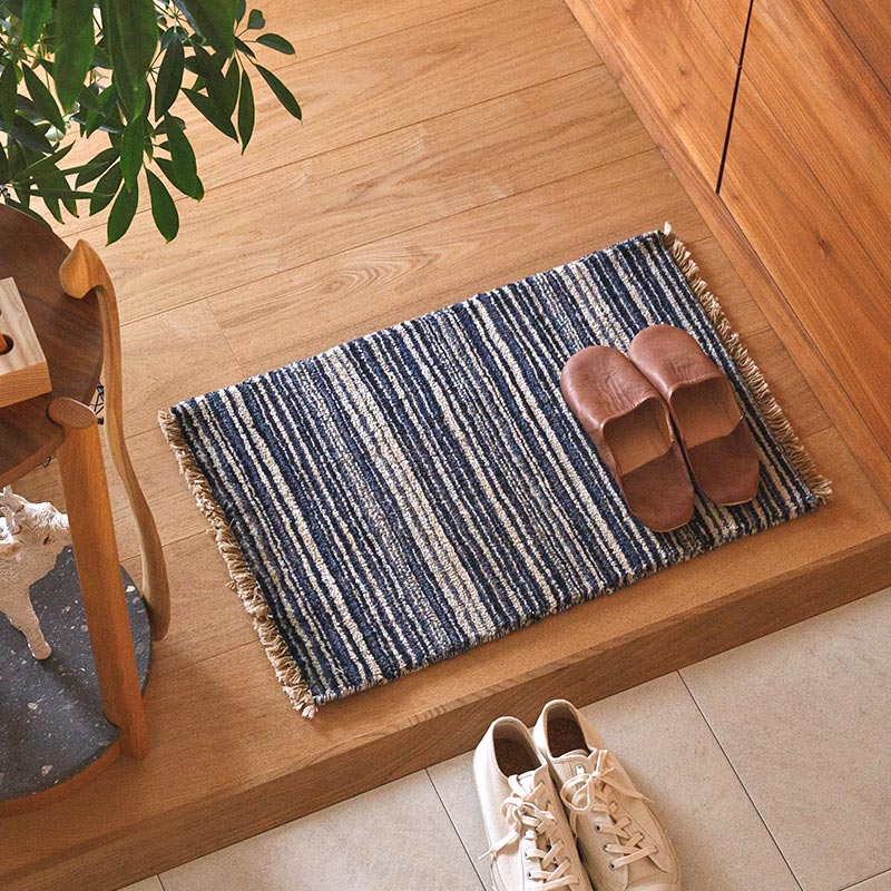 天然素材ウールの手織り [ ハグみじゅうたん ] 縞ネイビー / LR346D