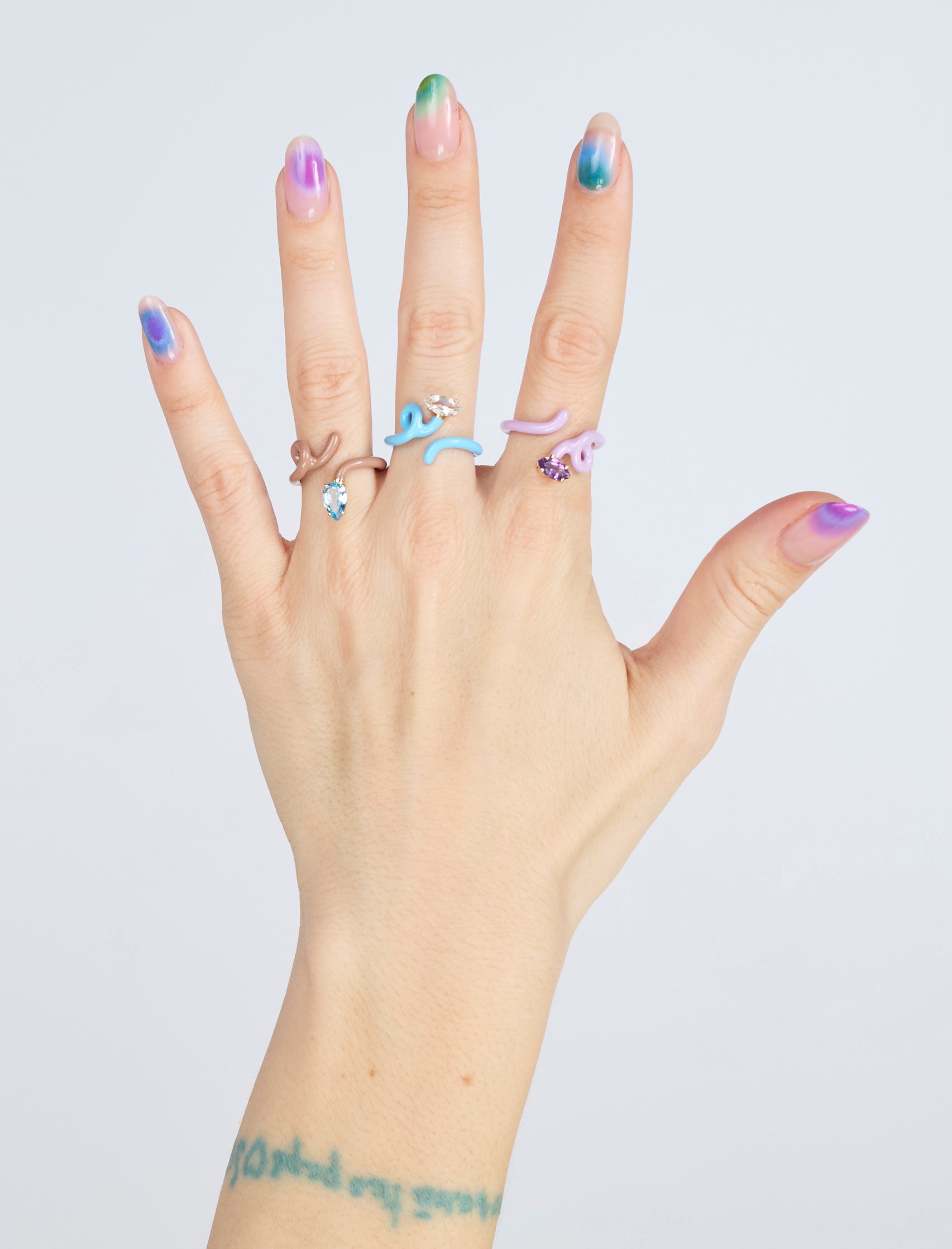 FIND YOUR COLOR! – Bea Bongiasca