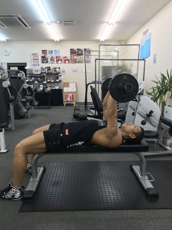 二の腕の筋肉を鍛えるトライセップエクステンションの効果的なやりかた