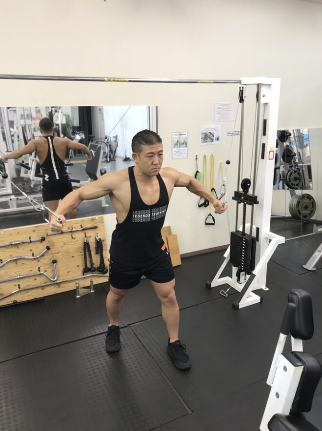 大胸筋上部～下部を狙うケーブルクロスオーバーのバリエーション