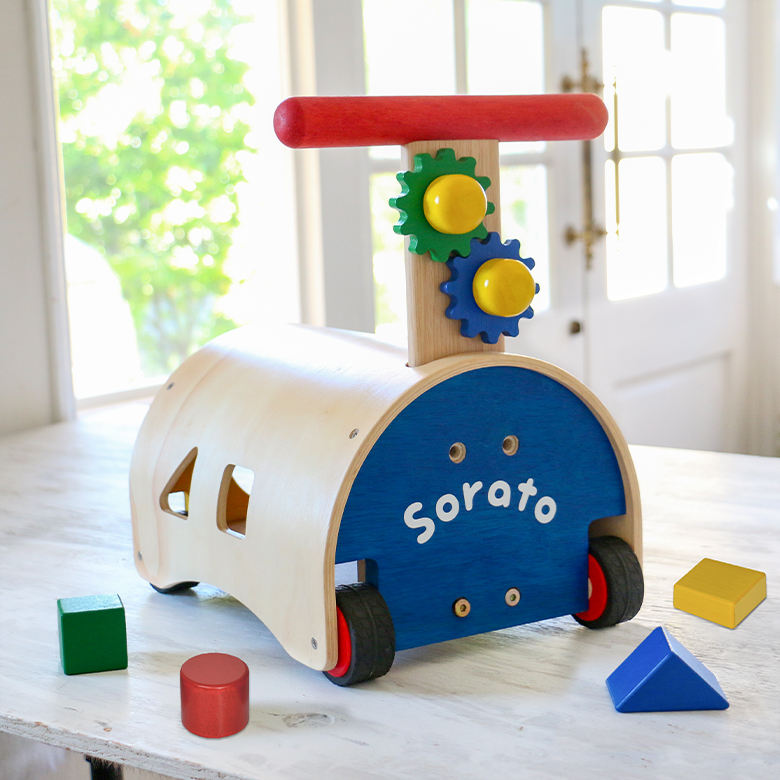 1歳誕生日】名前入り のっておして!すくすくウォーカー｜ベルビー