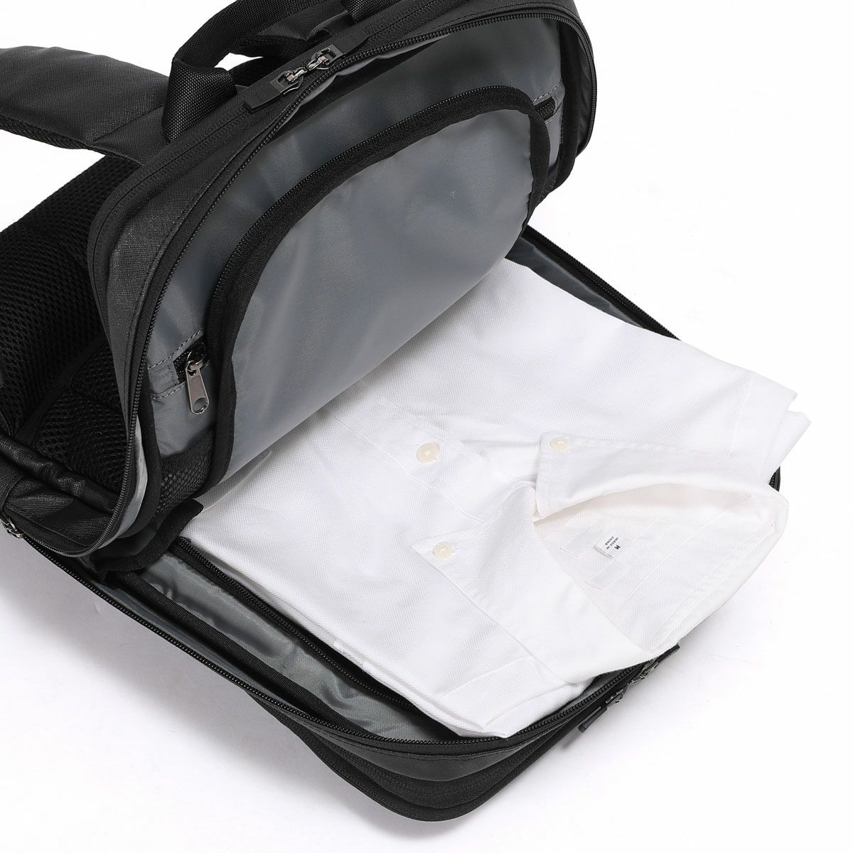 No.60646：2層リュック39cm EX5cm サフィアーノブラック | BERMAS