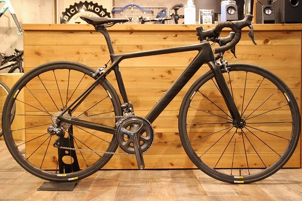 漆黒の超軽量バイク。Canyon キャニオン ULTIMATE CF SLX 8.0 シマノ
