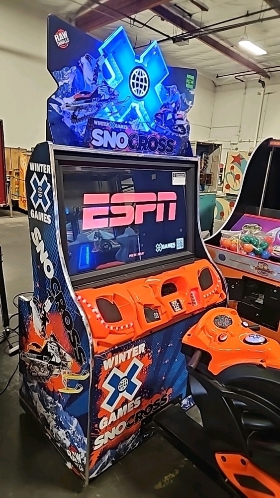 SNO-CROSS X GAMES SITDOWN RACING ARCADE GAME RAW THRILLS