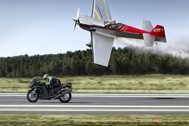 カワサキ「Ninja ZX-14R」2020年も継続販売 スズキ「ハヤブサ」の