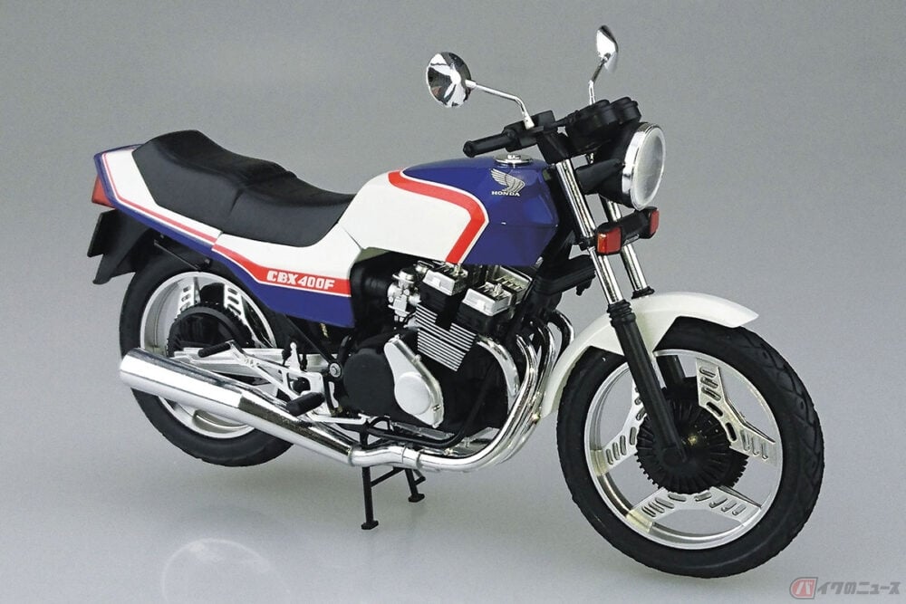 400ccクラスの4気筒エンジン搭載車 1981年型ホンダ「CBX400F」を1／12
