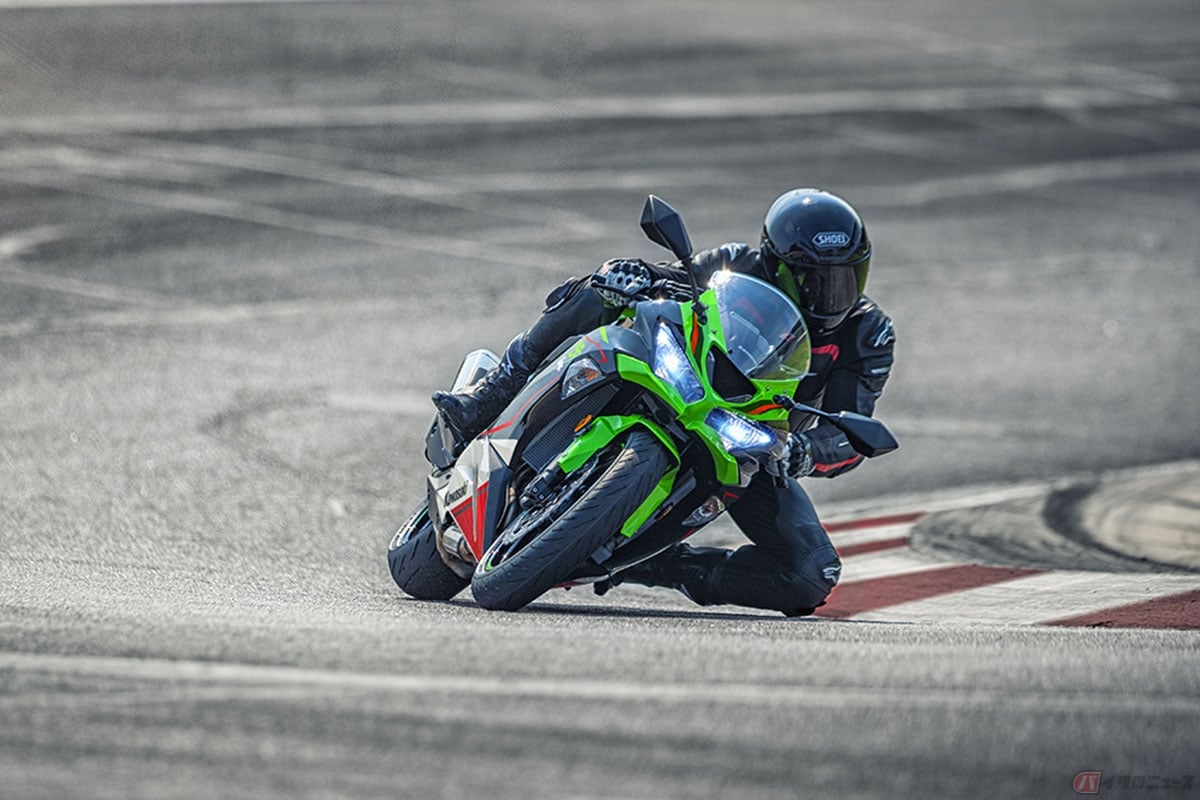 カワサキ新型「Ninja ZX-6R」公開！ブラックベースにレッドが光るNEW