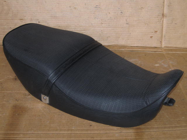 売約済み】ゼファー400のシートが入荷しました。 | バイクパーツの