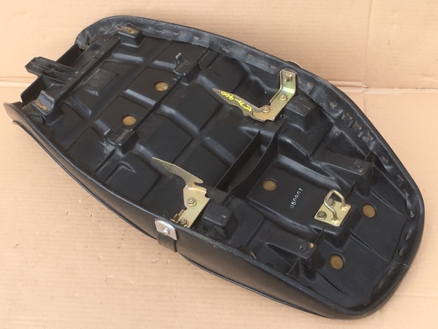 売約済み】ゼファー400の純正パーツが入荷しました。 | バイクパーツの