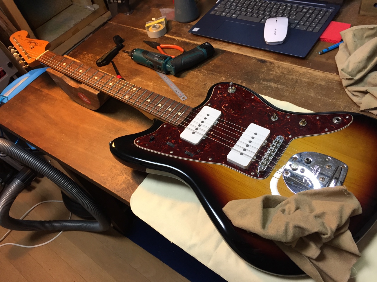 リンディフレーリンのピックアップを取り付ける【フェンダーメキシコJM