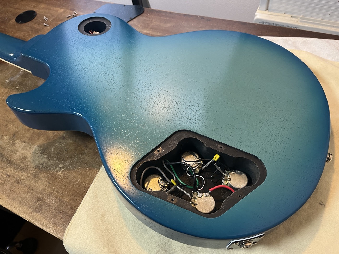 全体をチェック【トーカイのレスポールスペシャル（ブルーバースト）に