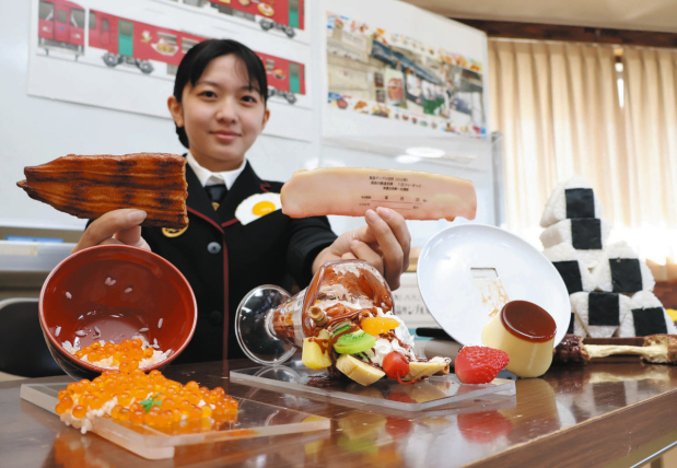 2年目「食品サンプル列車」を一新 長良川鉄道、精巧さや驚きに磨き