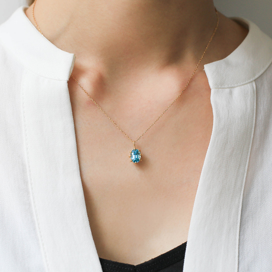 ビズー公式】ブルージルコン K18(18金) ペンダントトップ セパージュ