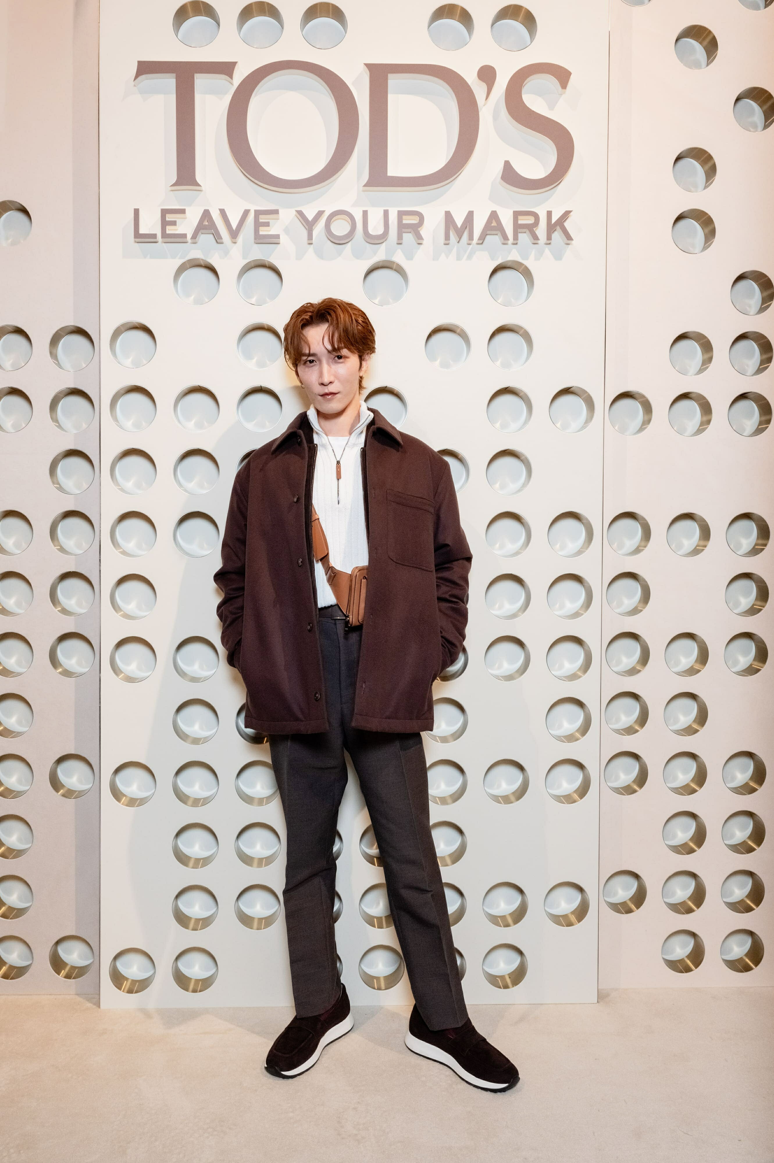 渡辺翔太、トッズのコレクションに参加「初めての世界で圧倒されました