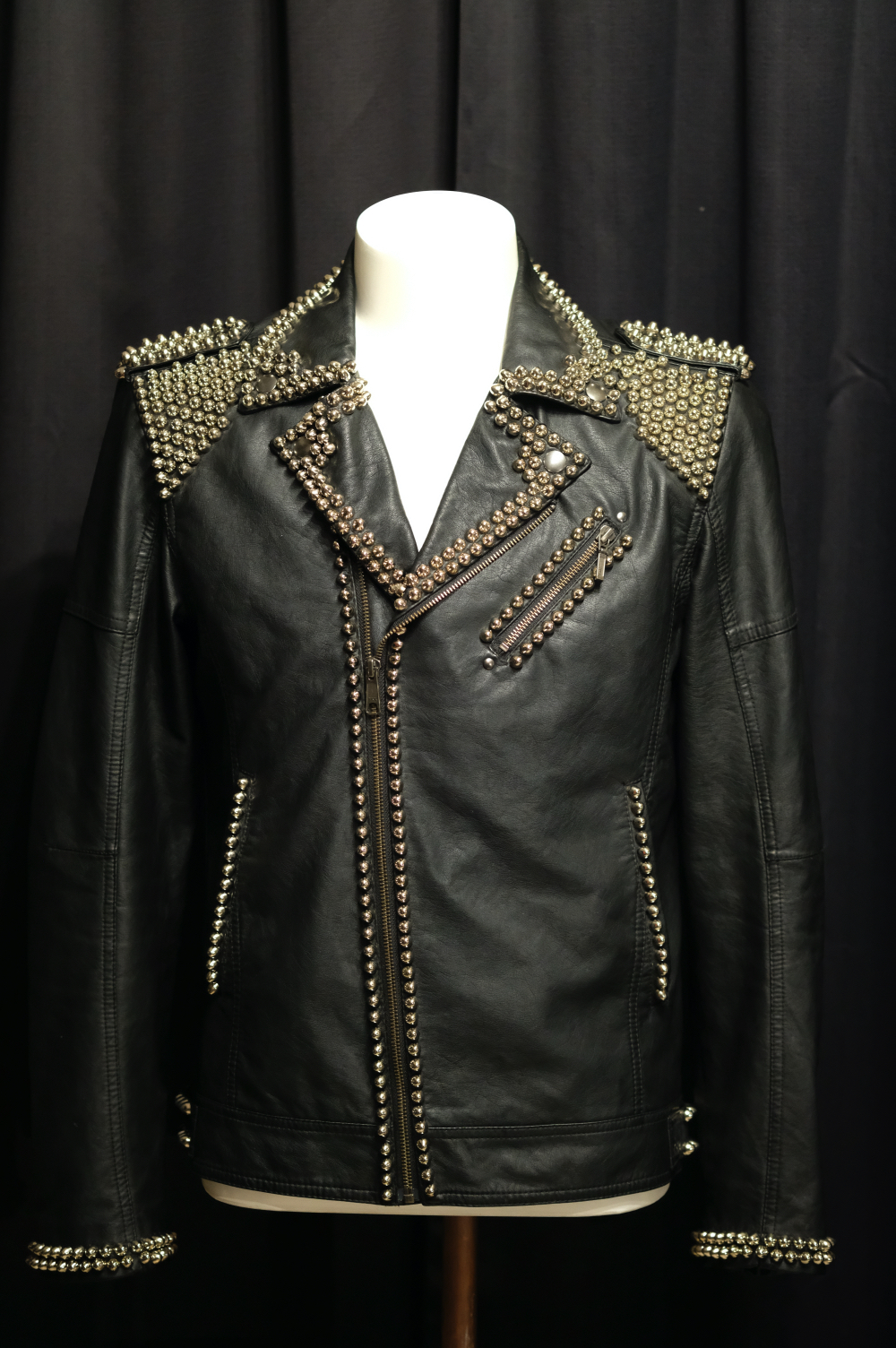 Leather Jacket Studs Custom（ライダース・スタッズ・カスタム