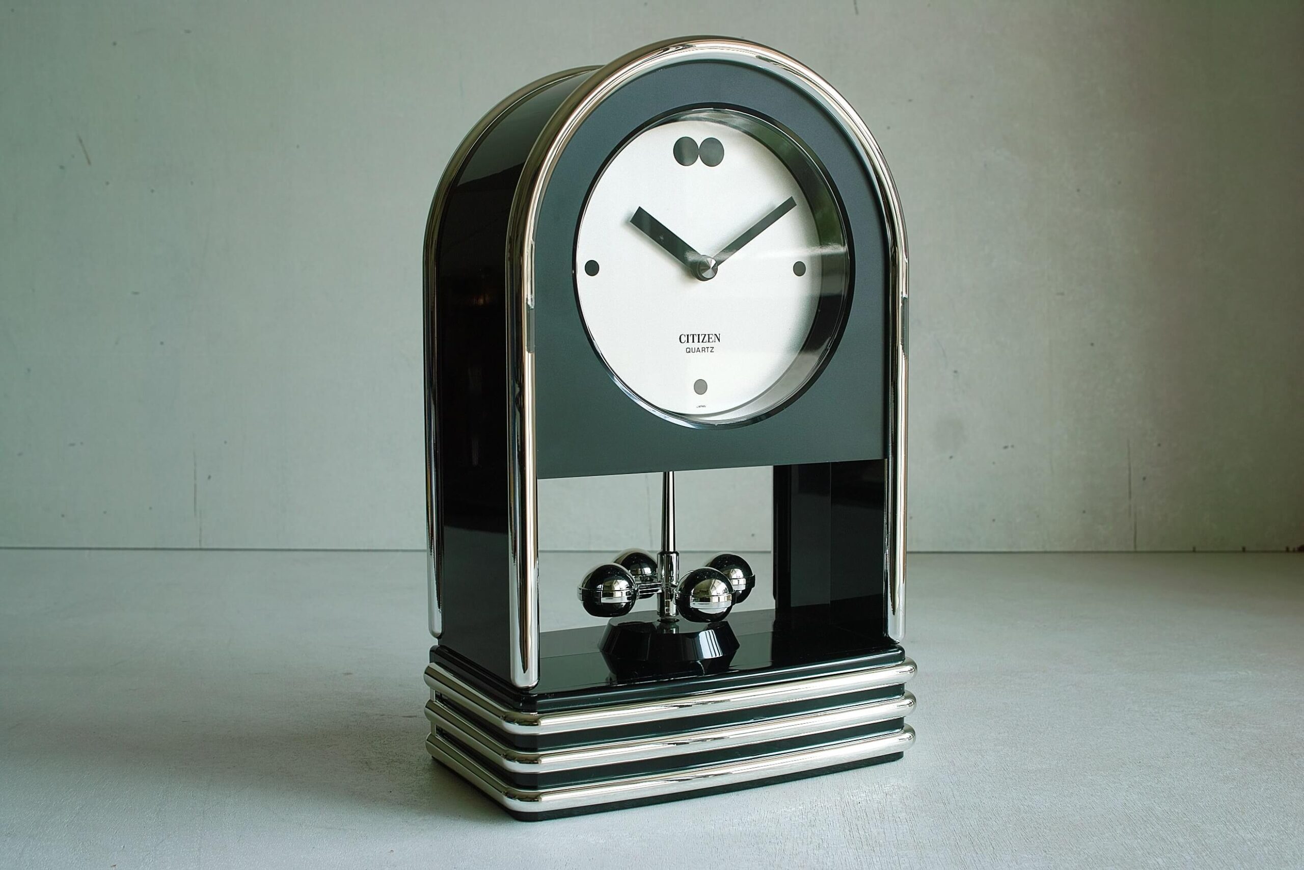 No.7647「振り子の置き時計：ブラック×シルバー」SOLD | ボルトナット