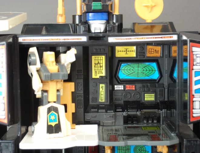 トランスフォーマー/ロボットベース・グランダス（前編） | ロボNINブログ