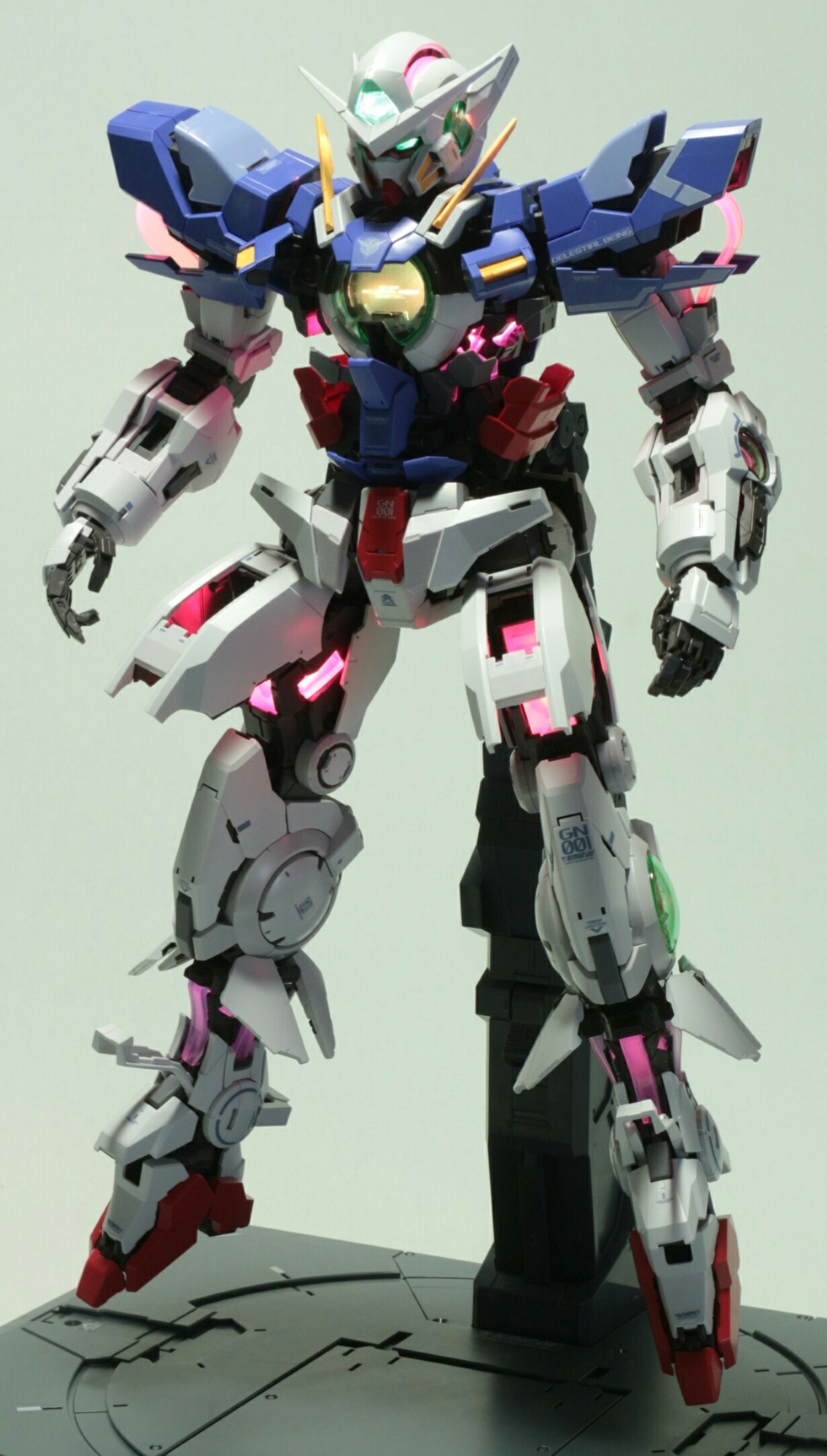 PG 1/60 ガンダムエクシア (LIGHTING MODEL)のご紹介！[完成編2] - 先