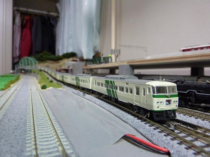 KATO：10-443】185系0番台「踊り子」 （オリジナル塗装） - ビスタ模型