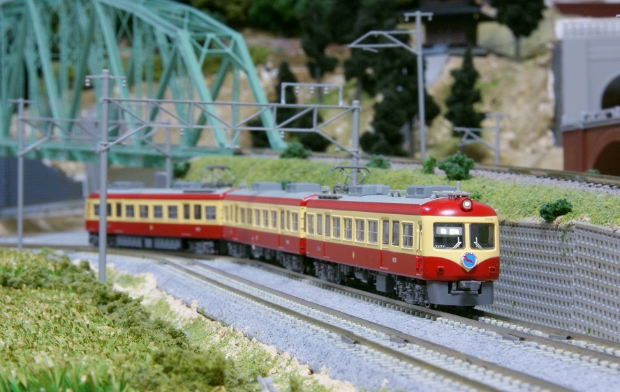 長野電鉄 2000形 D編成（りんご塗装） 入線 - ビスタ模型鉄道