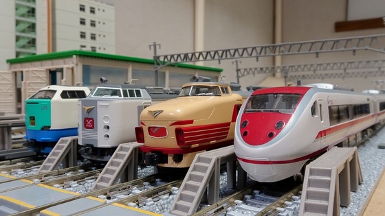 683系8000番台「スノーラビット エクスプレス」 - ビスタ模型鉄道