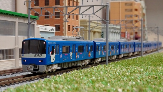 京急600形「コリラックマ＆チャイロイコグマ」 - ビスタ模型鉄道