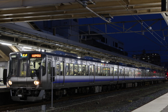 夜のJR和歌山駅にて(2017年4月6日Part2) | yuuのブログ3rd