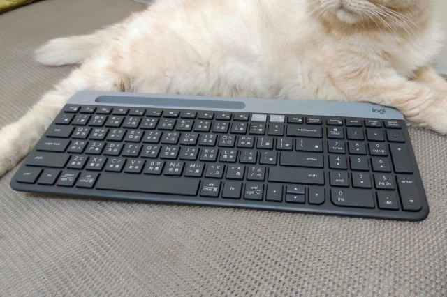 ロジクール、新スリムデザインの2.4GHz/Bluetoothワイヤレスキーボード
