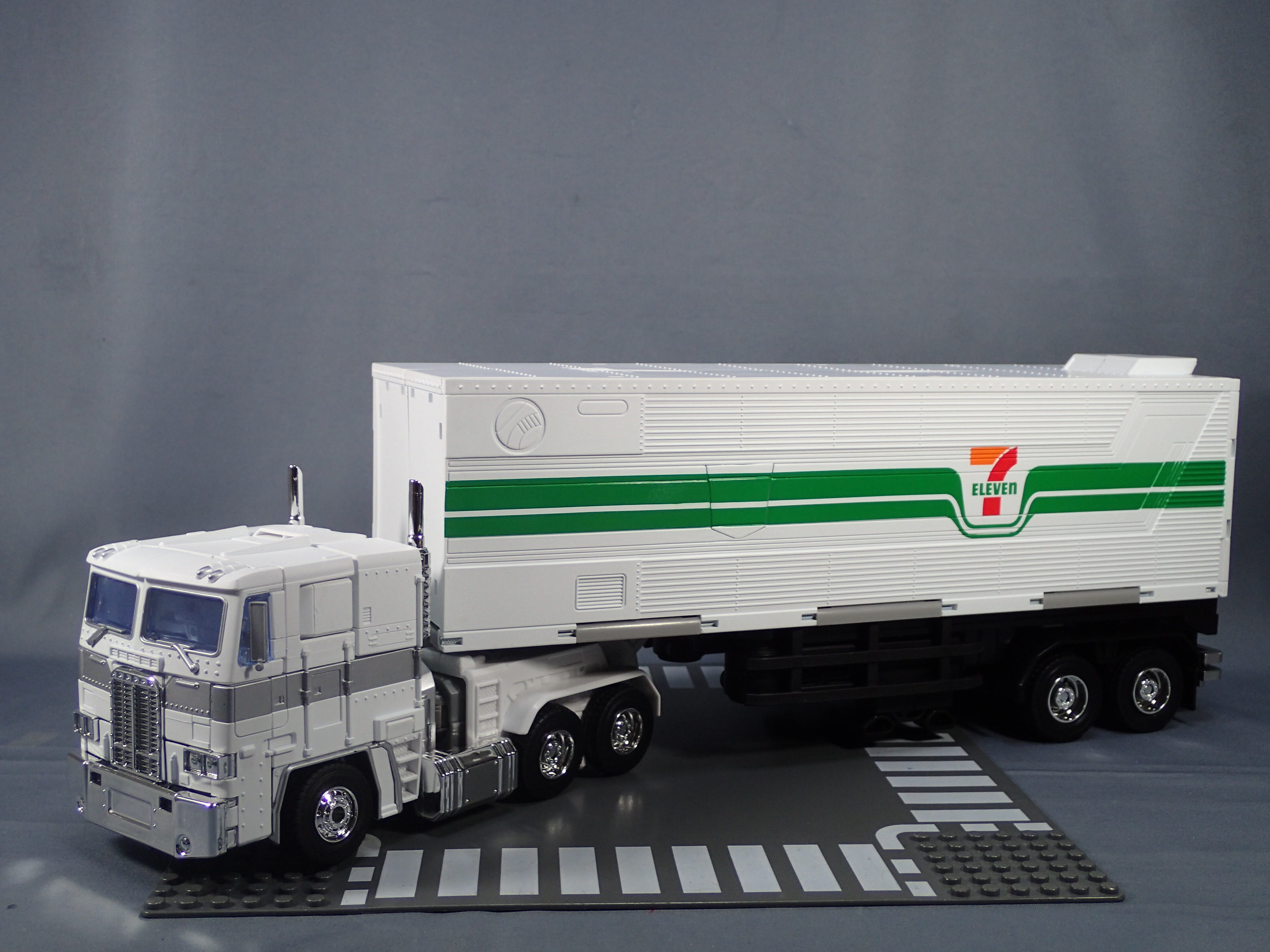 あなたの街に潜んでる（トランスフォーマー マスターピース MP-711