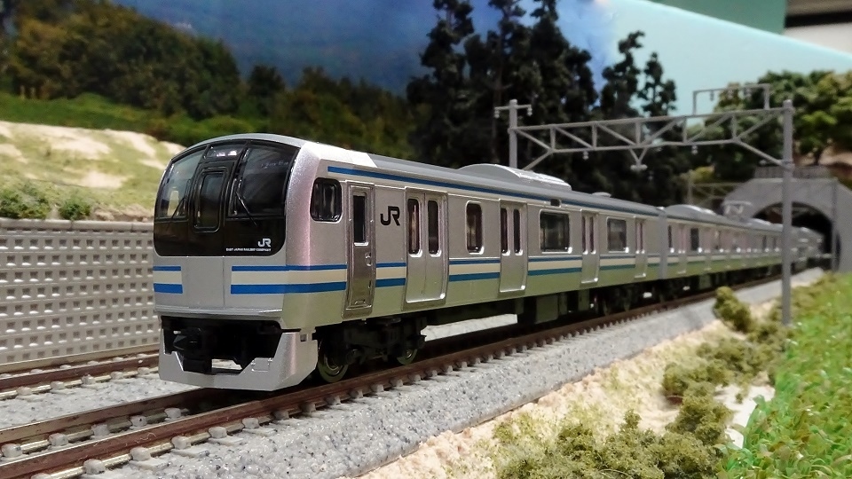 JR E217系近郊電車(4次車・更新車) が入線 - ビスタ模型鉄道