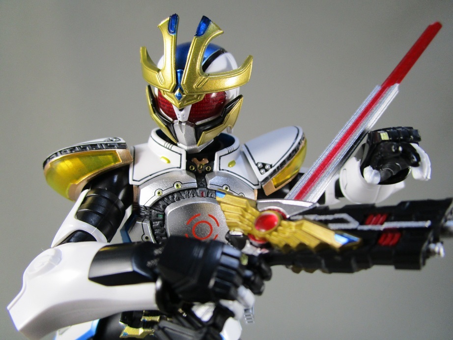 玩具レビュー S.H.Figuarts（真骨彫製法） 仮面ライダーイクサ セーブ