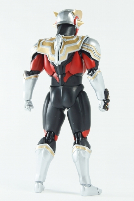 フィギュアーツ ウルトラマンタイタス