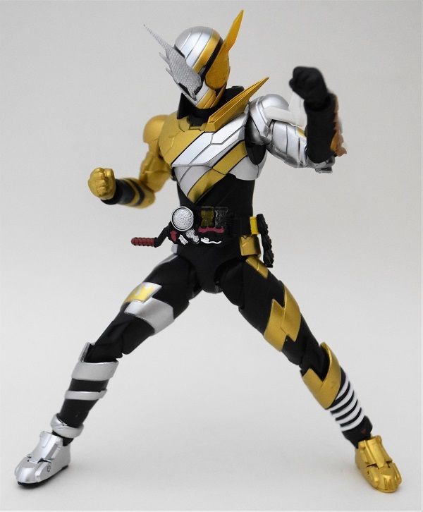 S.H.Figuarts 仮面ライダービルド トライアルフォーム（ラビット