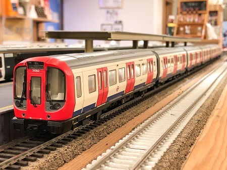 ロンドン地下鉄 S8 Stock（1/76）・その1 - Neko Transport Museum