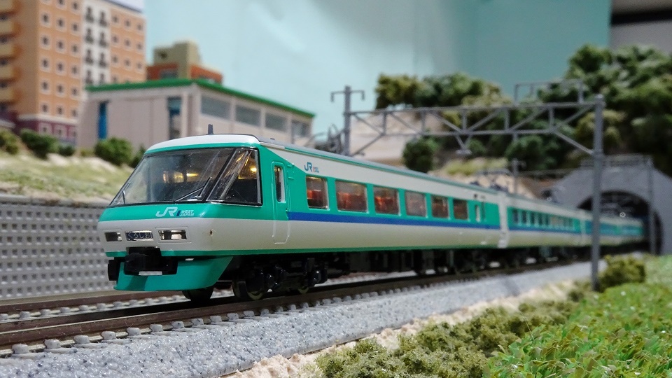 KATOから発売の381系「スーパーくろしお」(リニューアル編成)買います