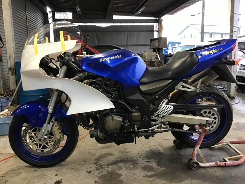 ZX12RベースのMADMAX グースカウル車製作 その2 - 自動車