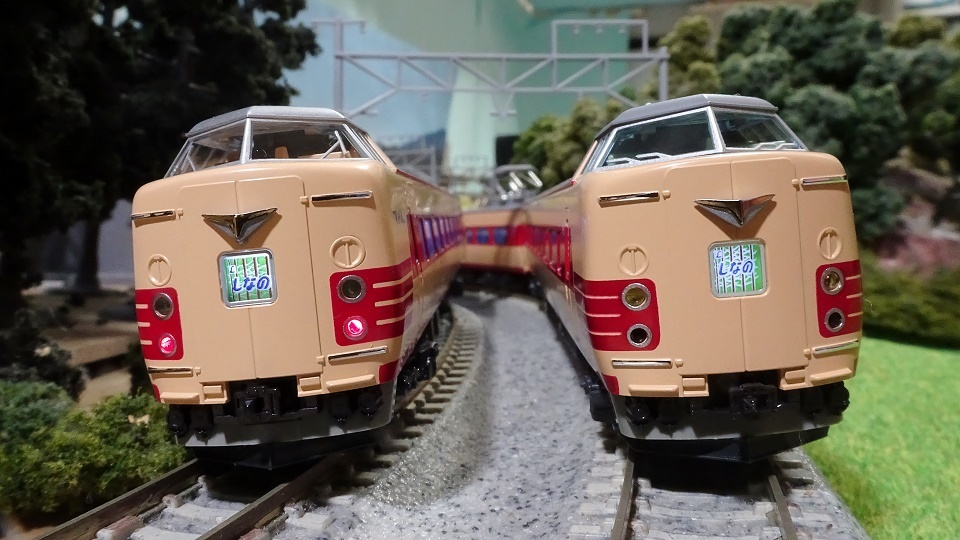 新車入線】381系「パノラマしなの」(登場時) ー気になる前面形状を比較