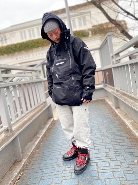 STEEP TECH - BLACK ANNY STAFF BLOG